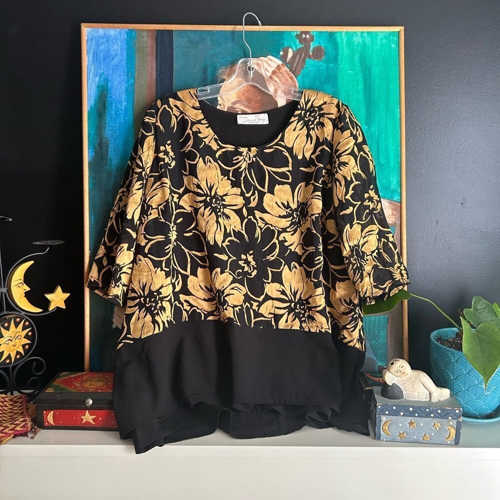 Elegant Black and Gold Floral Women's Blouse XL Hi Low - Picture 13 of 16
